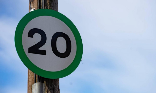 Έρχονται οι «πράσινες πινακίδες» στα όρια ταχύτητας στην Ευρώπη