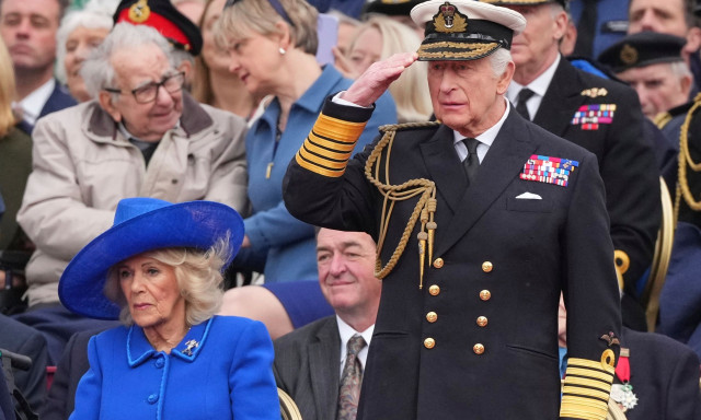 Αποκάλυψη για τη βασίλισσα Καμίλα: Όταν πέταξε το παπούτσι της στον άνδρα που της επιτέθηκε