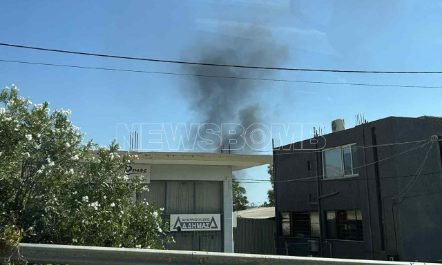 Πυρκαγιά στην Παλλήνη σε κτήριο του Μουσικού Σχολείου - Δείτε εικόνες