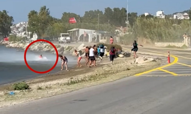 Αεροδρόμιο Σκιάθου: Το αεροπλάνο άνοιξε τις τουρμπίνες και πέταξε στη θάλασσα τις βαλίτσες