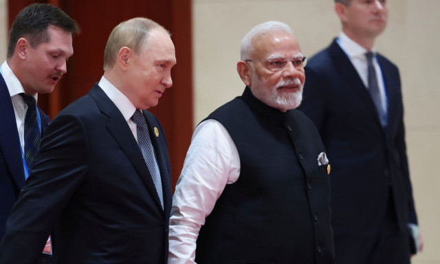 Τους τρεις ο τέταρτος χωρίζει…