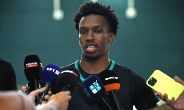 Σορτς: «Νιώθω πεταλούδες στο στομάχι»