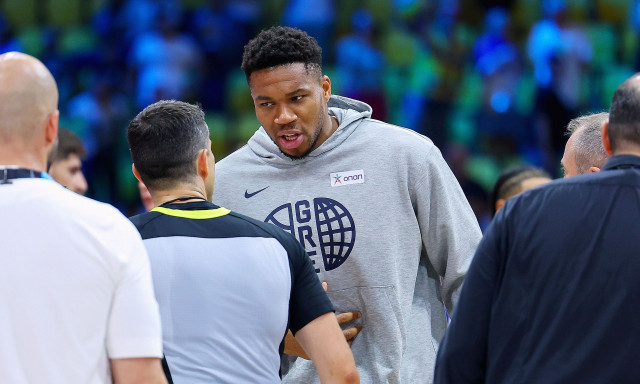 Eurobasket 2025: Παράπονα Αντετοκούνμπο προς διαιτητές – «Χάσαμε το μυαλό μας», είπε ο Καλαϊτζάκης