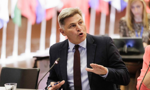 Ο Φαραντούρης ζητά διάλυση της Βουλής και εκλογές μετά τη νέα δικογραφία για Τέμπη