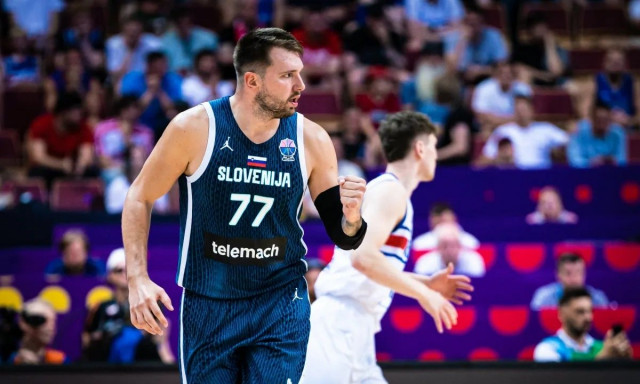 Eurobasket 2025: Τρομάρα με Ντόντσιτς - Έβαλε 22 πόντους σε 10 λεπτά, αλλά αποχώρησε με ενοχλήσεις