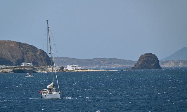 Καιρός: Με μελτέμια και άνοδο της θερμοκρασίας η Τρίτη – Πότε θα επιστρέψουν οι βροχές