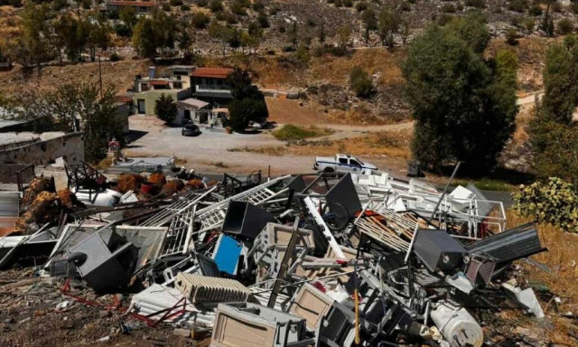 Μετέτρεψαν σε παράνομη χωματερή τον λόφο του Κορυδαλλού – Βίντεο από τη στιγμή της σύλληψης