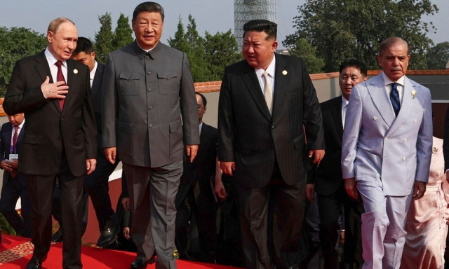 Σι, Πούτιν και Κιμ μαζί στο Πεκίνο: Η φωτογραφία που θα μείνει στα βιβλία της ιστορίας