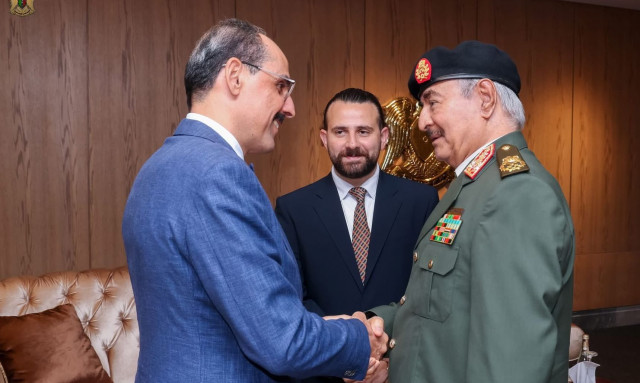 Αιφνιδιαστική επίσκεψη Χαφτάρ στην Τουρκία - Θα συμφωνήσουν για το τουρκολιβυκό μνημόνιο;