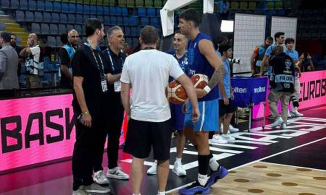 Ισπανία - Ελλάδα: Κοντός και Παππάς δίπλα στην Εθνική - Μίλησαν με τους παίκτες του Παναθηναϊκού