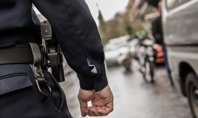 Κάμερες πάνω στις στολές αστυνομικών σε 7 περιοχές της Αθήνας - Πότε ξεκινά η εφαρμογή του μέτρου