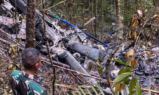 Θρίλερ στη ζούγκλα του Βόρνεου: Συνετρίβη ελικόπτερο με 8 επιβάτες - Ένας νεκρός και...άφαντοι επτά!