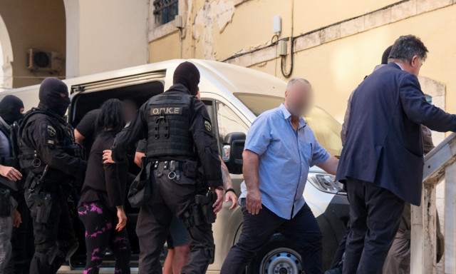 Η καμόρα της Κρήτης: Συμβόλαια θανάτου, βόμβες, διακίνηση όπλων, εκβιασμοί, ναρκωτικά, υφαρπαγές