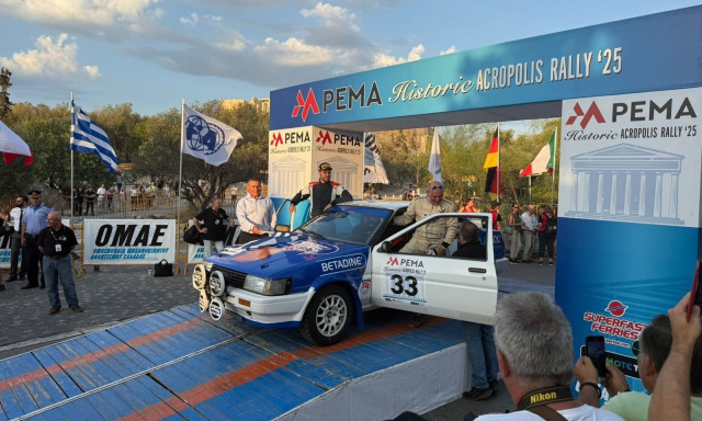 Δόθηκε η εκκίνηση στο Ιστορικό Ράλι Ακρόπολις κάτω από τον ιερό βράχο