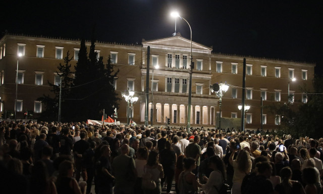 Ολοκληρώθηκε η συγκέντρωση στο Σύνταγμα για τα Τέμπη