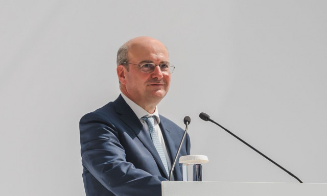 Κωστής Χατζηδάκης: «Η μείωση φορολογικών συντελεστών είναι οριζόντια - Αφορά όλους τους πολίτες»