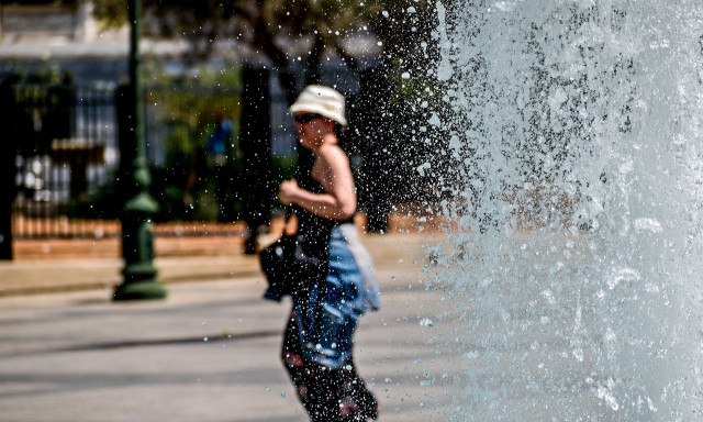 Καιρός: Με καλοκαιρινές θερμοκρασίες η νέα εβδομάδα - Πού θα βρέξει τις επόμενες ώρες
