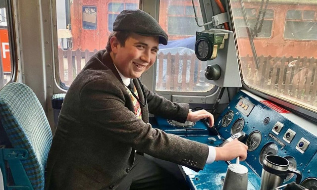 Ηνωμένο Βασίλειο: Είναι μόλις 18 ετών και είναι ήδη οδηγός τρένου - Από τους νεότερους της χώρας