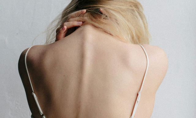 Eπιστήμονες βρήκαν μια απλή και αποτελεσματική λύση για να απαλλαγείτε από τον πόνο στην πλάτη