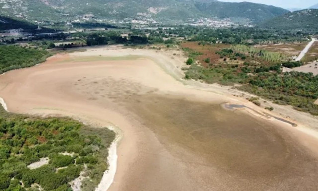 Θεσπρωτία: Η λίμνη Προντάνη μετατράπηκε σε... πεδιάδα