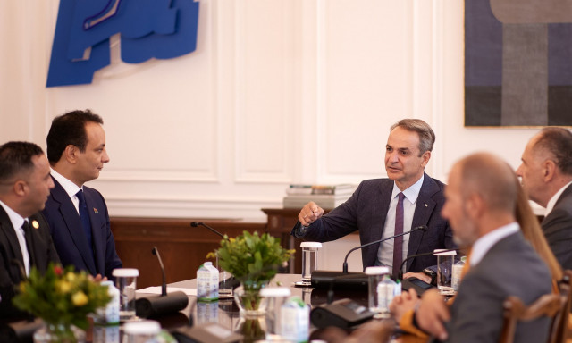 Συνάντηση Μητσοτάκη με τον γιο του στρατάρχη Χαλίφα Χαφτάρ