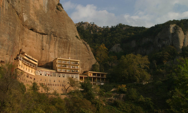 Καλάβρυτα: Ο ηγούμενος της Μονής Σπηλαίου θα πουλούσε το Ευαγγέλιο της Επανάστασης του 1821