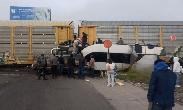 Μεξικό: Βίντεο από τη στιγμή της σύγκρουσης τρένου με λεωφορείο - 8 νεκροί και 45 τραυματίες