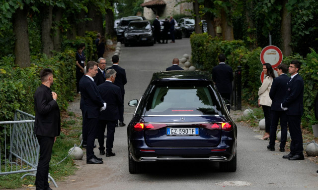 Τζόρτζιο Αρμάνι: Στη Ριβάλτα της βόρειας Ιταλίας τελείται η κηδεία του - Εικόνες