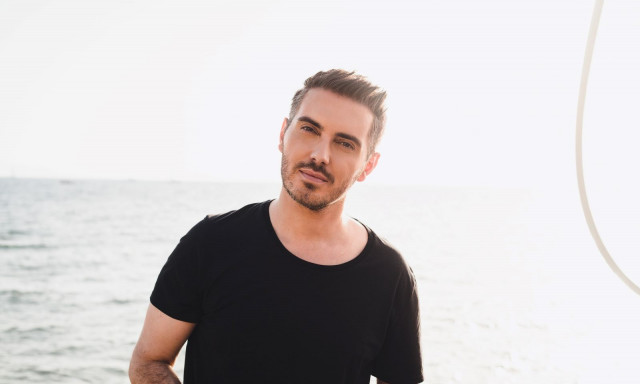 Μιχάλης Χατζηγιάννης: Στο Δημοτικό Θέατρο Λυκαβηττού με τραγούδι, συναίσθημα και διάθεση