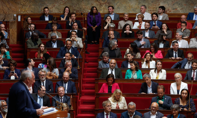 Γαλλία: «Έπεσε» η κυβέρνηση Μπαϊρού - Δεν έλαβε ψήφο εμπιστοσύνης - Ο Μακρόν θα ορίσει διάδοχο