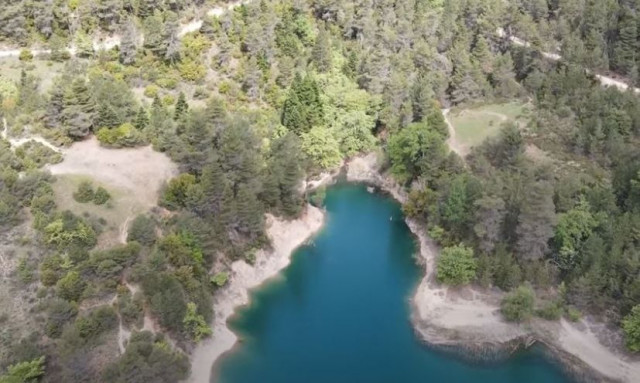 Λίμνη Τσιβλού: Το παραμυθένιο τοπίο του Χελμού