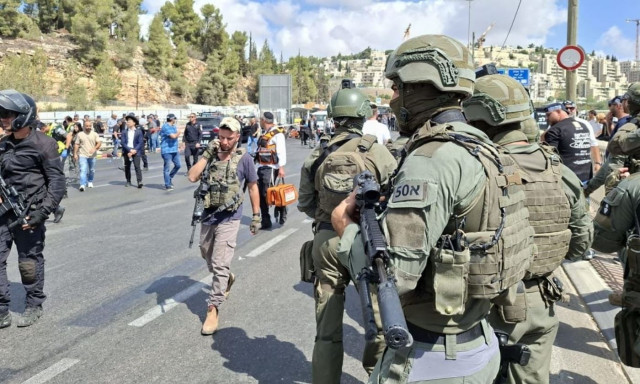 Iερουσαλήμ: 6 νεκροί σε επίθεση με πυροβολισμους