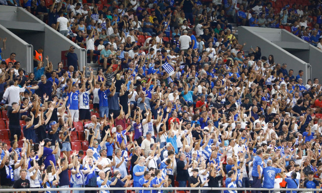 Ελλάδα – Δανία: «Στηρίζουμε με πάθος την Εθνική χωρίς λέιζερ και πυρσούς» - Το μήνυμα της ΕΠΟ