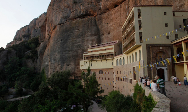 Μέγα Σπήλαιο: «Σκότωνε άνθρωπο, μην πειράξει κάποιος κάτι από εκεί», λέει ο αδελφός του ηγούμενου