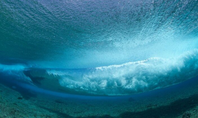 Κρυμμένη δεξαμενή γλυκού νερού μίλια κάτω από τον πυθμένα του ωκεανού