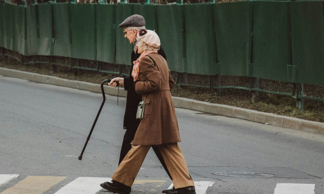 Πόσο ωφελούνται οι συνταξιούχοι από τα νέα μέτρα - Αναλυτικοί πίνακες με παραδείγματα