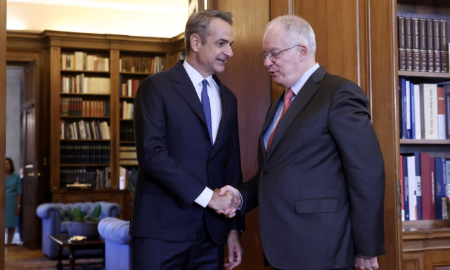 Μητσοτάκης: Μειώνουμε φόρους, αυξάνουμε μισθούς - Επιστρέφουμε το πλεόνασμα στην κοινωνία