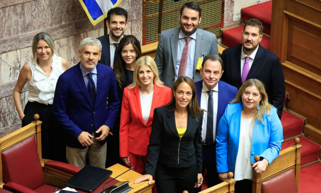 Βουλή: Ψηφίστηκε το νομοσχέδιο για την κοινωνική αντιπαροχή και την ισόβια τριτεκνική ιδιότητα