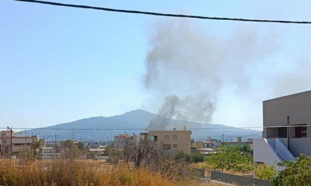 Φωτιά στο Μενίδι