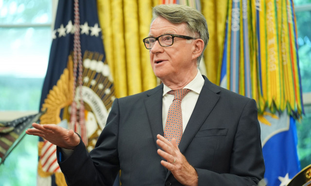 Απολύθηκε ο πρεσβευτής του Ηνωμένου Βασιλείου στις ΗΠΑ λόγω email στον Έπσταϊν