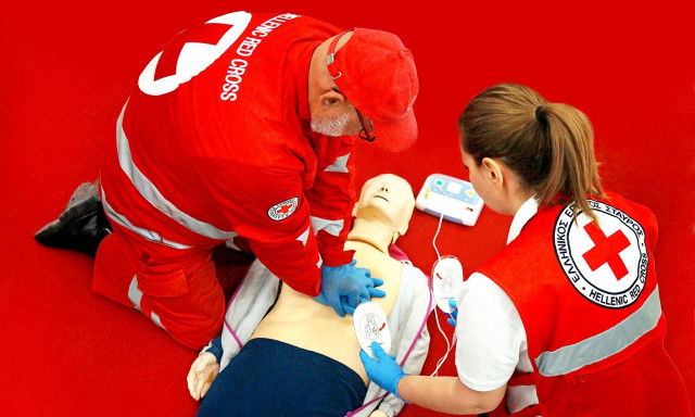 Ελληνικός Ερυθρός Σταυρός: 14 καλλιτέχνες στέλνουν ηχηρό μήνυμα για τις Πρώτες Βοήθειες