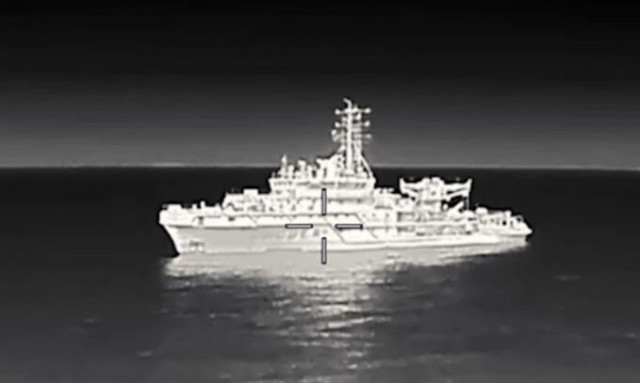 Ουκρανία: Drone έπληξε ρωσικό αναγνωριστικό πλοίο στη Μαύρη Θάλασσα - Βίντεο