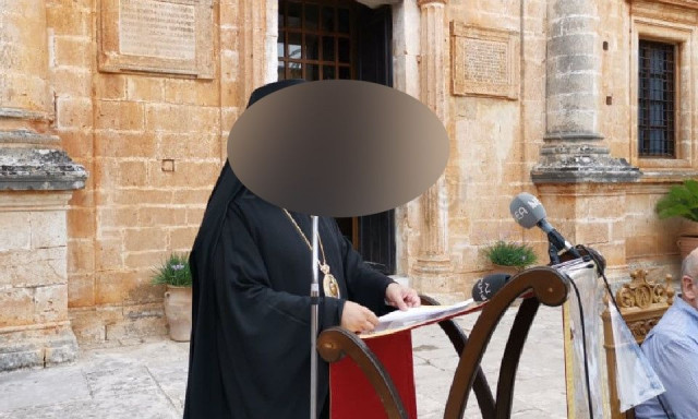 Κρήτη: Πήρε νέα προθεσμία για τις «ιερές μπίζνες» ο κληρικός με τα «ροζ βίντεο»