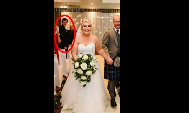 Ποιος ήταν ο άνδρας με το μπλε κοστούμι στον γάμο - Το μυστήριο λύθηκε μετά από 4 χρόνια