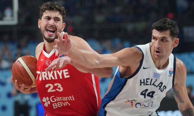 Eurobasket 2025: Οι προσβλητικές αναρτήσεις Σενγκούν για την Ελλάδα με Κεμάλ και «θαλασσινό αέρα»