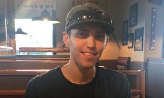 Τάιλερ Ρόμπινσον: Τι οδήγησε τον 22χρονο από την υποτροφία στην ταράτσα - «Φως» στα «χαμένα» χρόνια