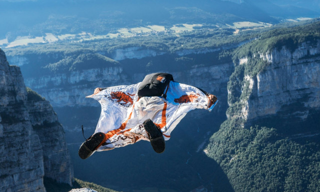 Σκοτώθηκε σε άλμα στις Άλπεις σε ζωντανή μετάδοση - Βίντεο
