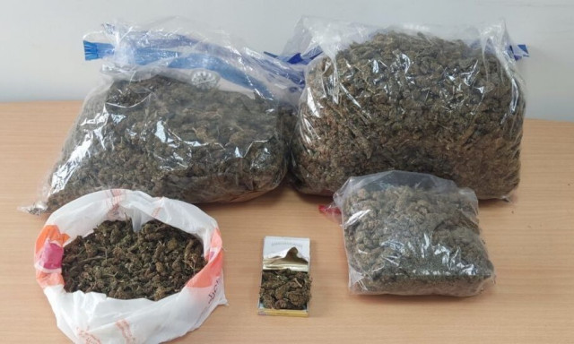 Πύργος: «Λαβράκι» έβγαλαν αστυνομικοί της ΟΠΚΕ – Συνελήφθη ζευγάρι που μετέφερε 6 κιλά κάνναβης