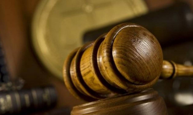 Βόλος: Ο άντρας τη χτύπησε με σφυρί και η γυναίκα παραβίασε τα μέτρα - Στο αυτόφωρο πρώην ζευγάρι