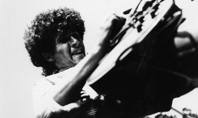 Vooeeton (Βουητόν): Ο θρυλικός Γιάννης Ντρενογιάννης επιστρέφει με 5 νέα μουσικά κομμάτια